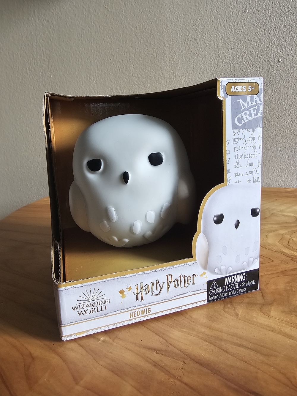 Warner Bros. Harry Potter Hedwig White Collectible Figure - Picture 2 of 5